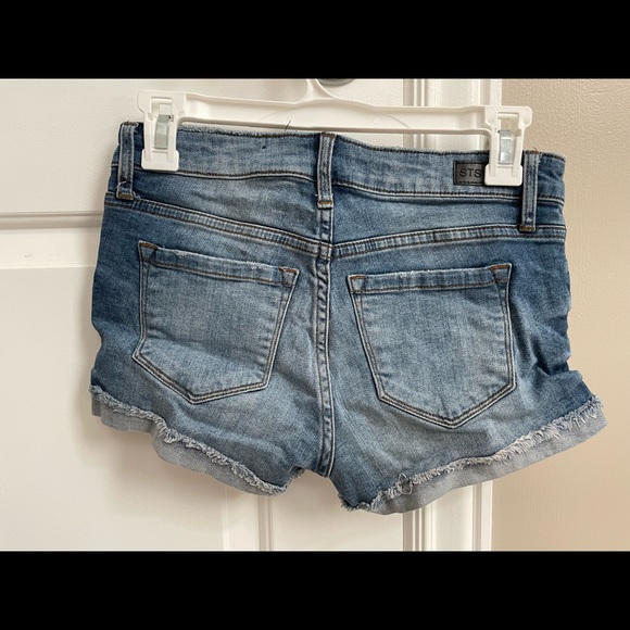 Shorts - Picture 3 of 4